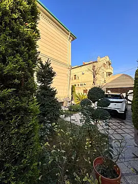 Satılır 6 otaqlı həyət evi 400 m²