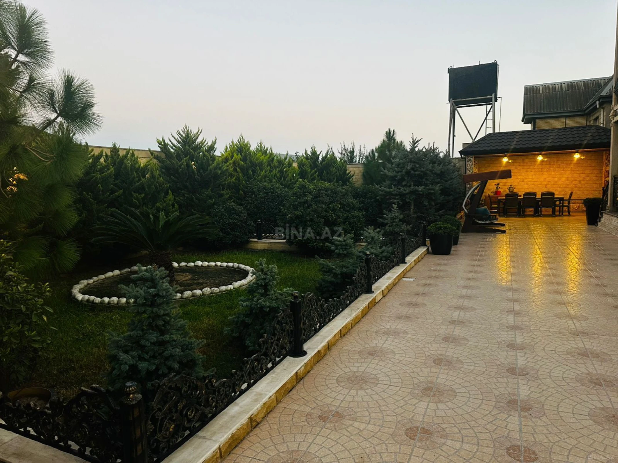 Satılır 6 otaqlı həyət evi 600 m²