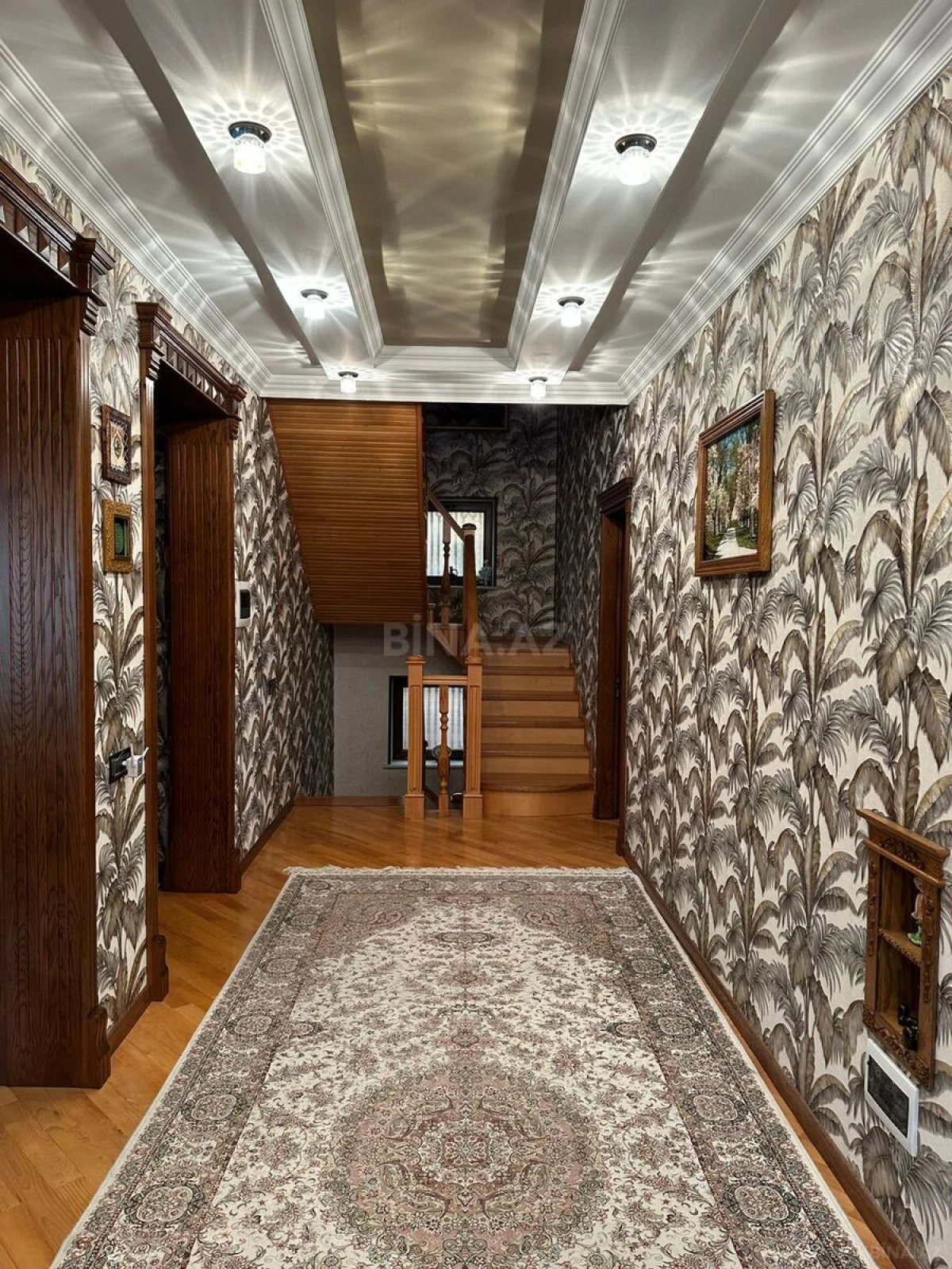 Satılır 6 otaqlı həyət evi 600 m²