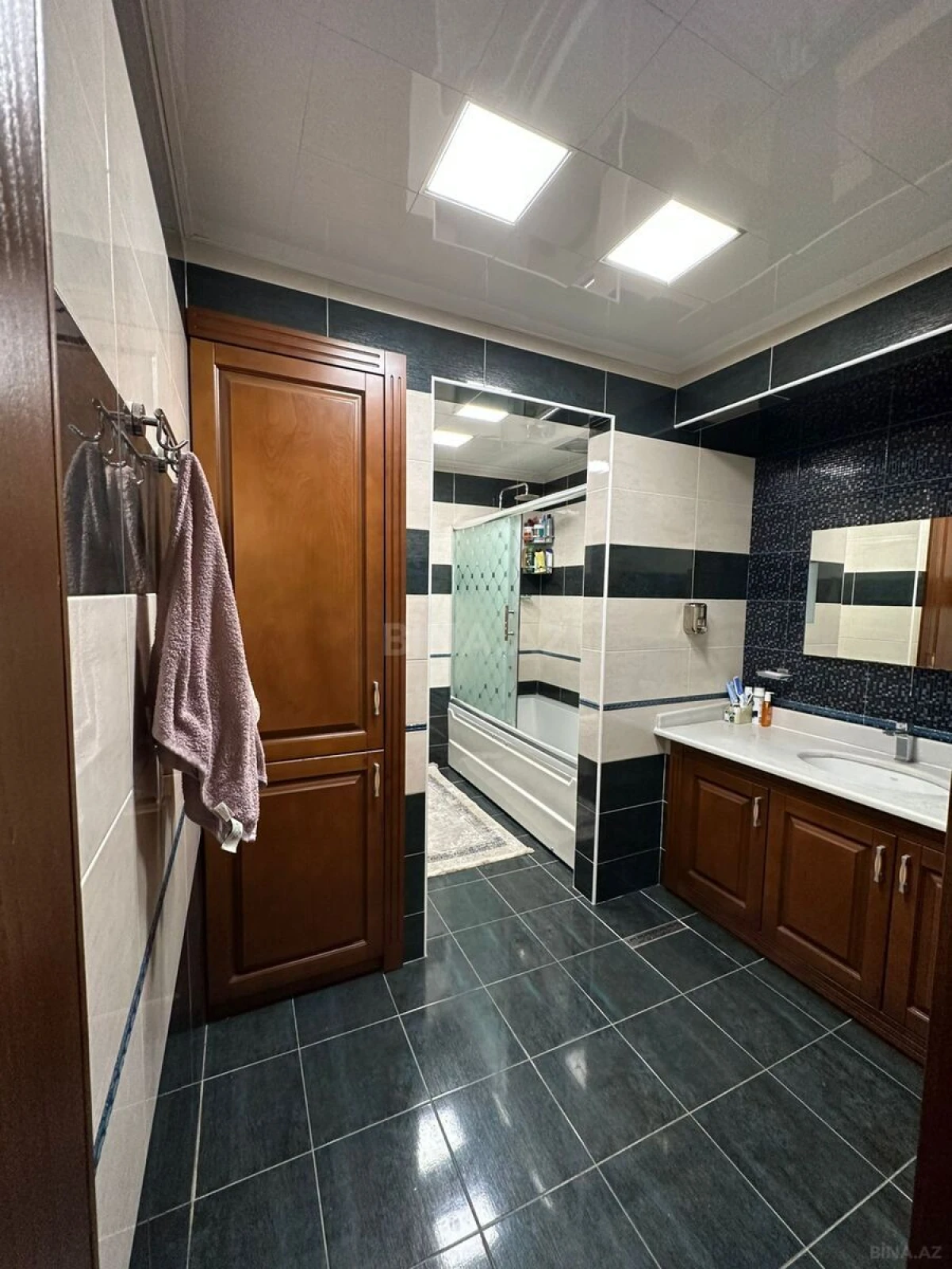 Satılır 6 otaqlı həyət evi 600 m²