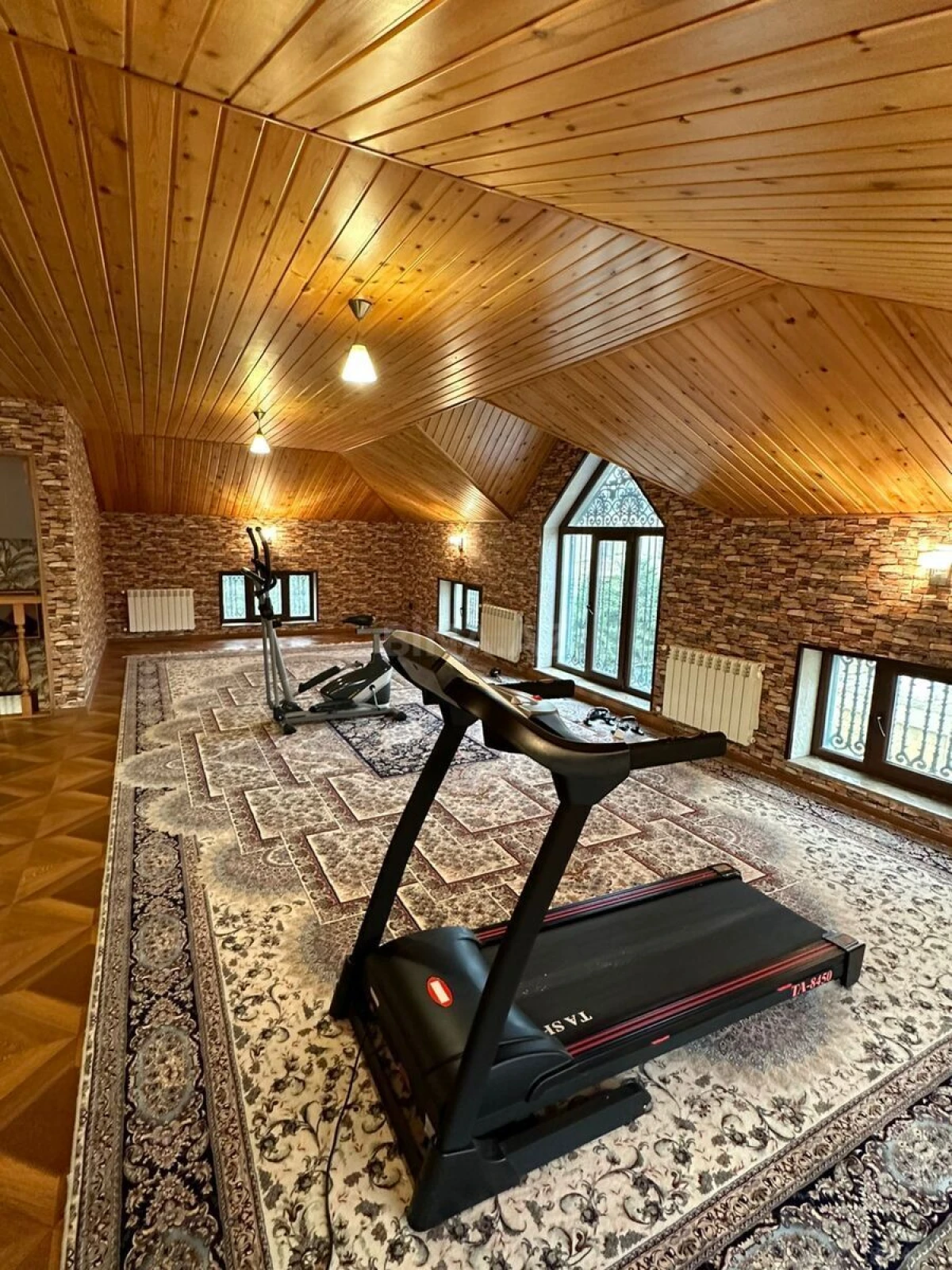 Satılır 6 otaqlı həyət evi 600 m²