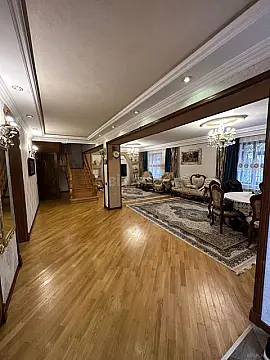 Satılır 6 otaqlı həyət evi 600 m²