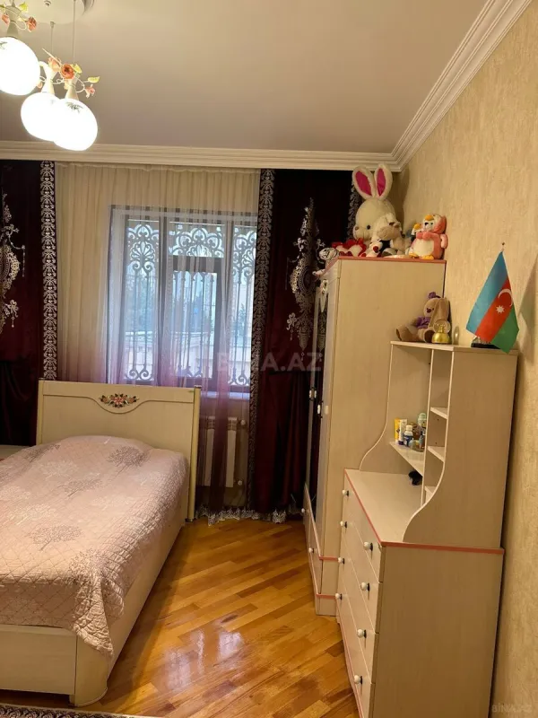 Satılır 6 otaqlı həyət evi 600 m²