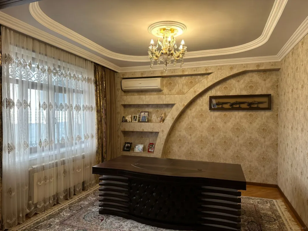 Satılır 6 otaqlı həyət evi 600 m²