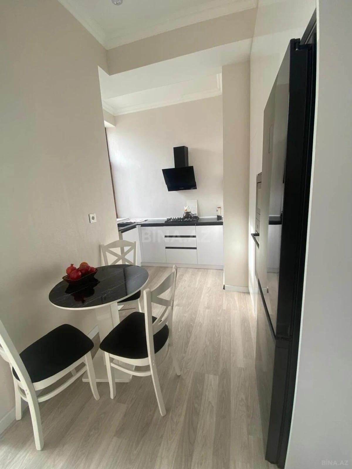Satılır 3 otaqlı mənzil 165 m²