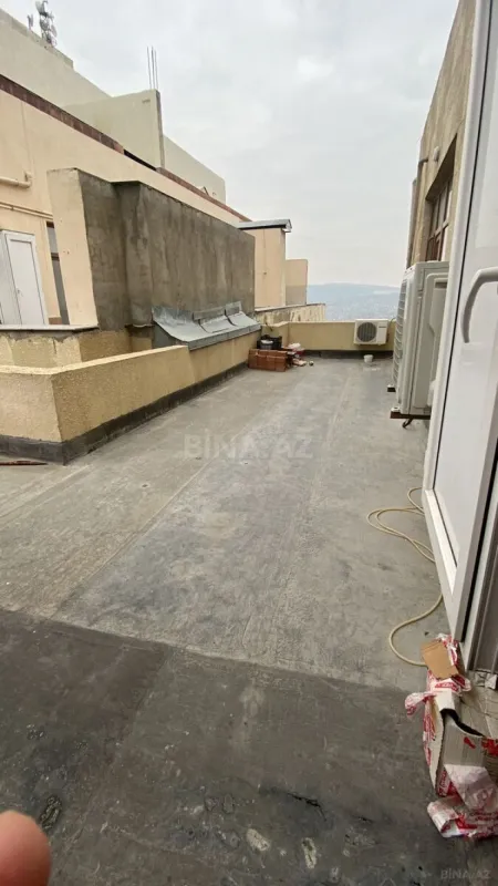 Satılır 3 otaqlı mənzil 165 m²