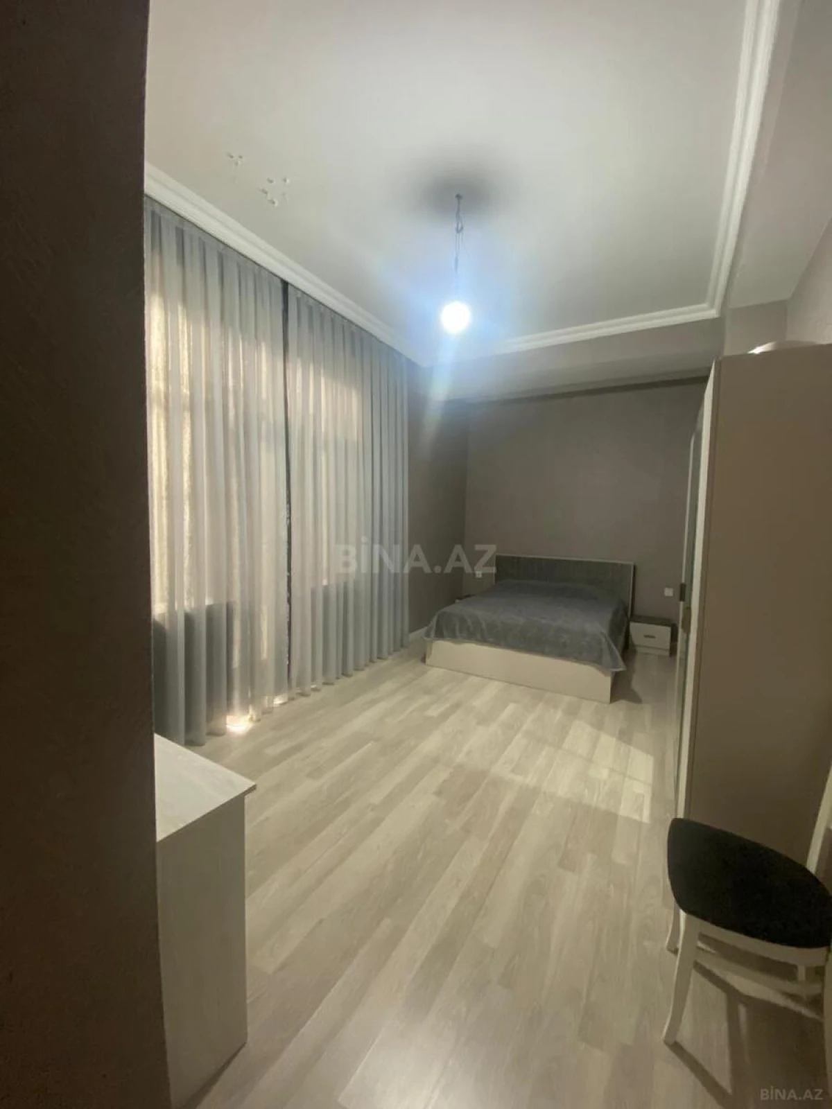 Satılır 3 otaqlı mənzil 165 m²