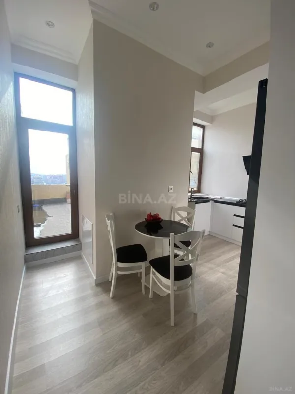 Satılır 3 otaqlı mənzil 165 m²