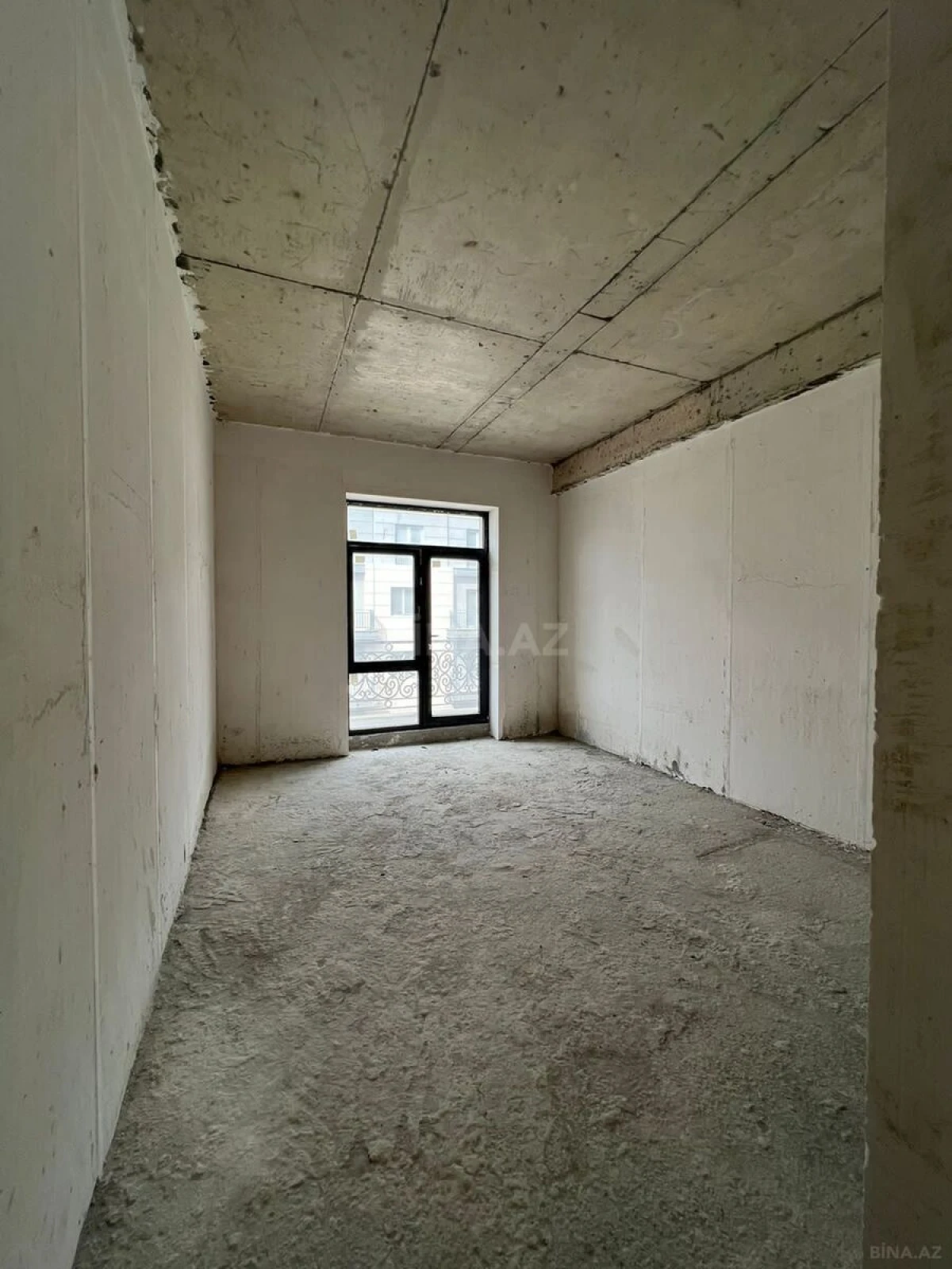 Satılır 3 otaqlı mənzil 129 m²