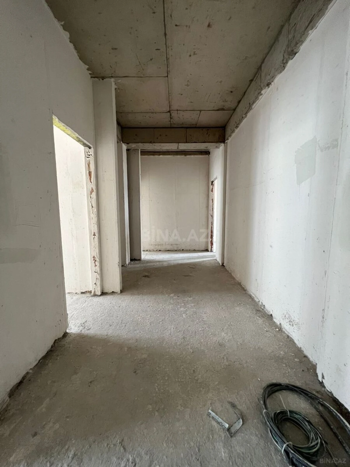 Satılır 3 otaqlı mənzil 129 m²