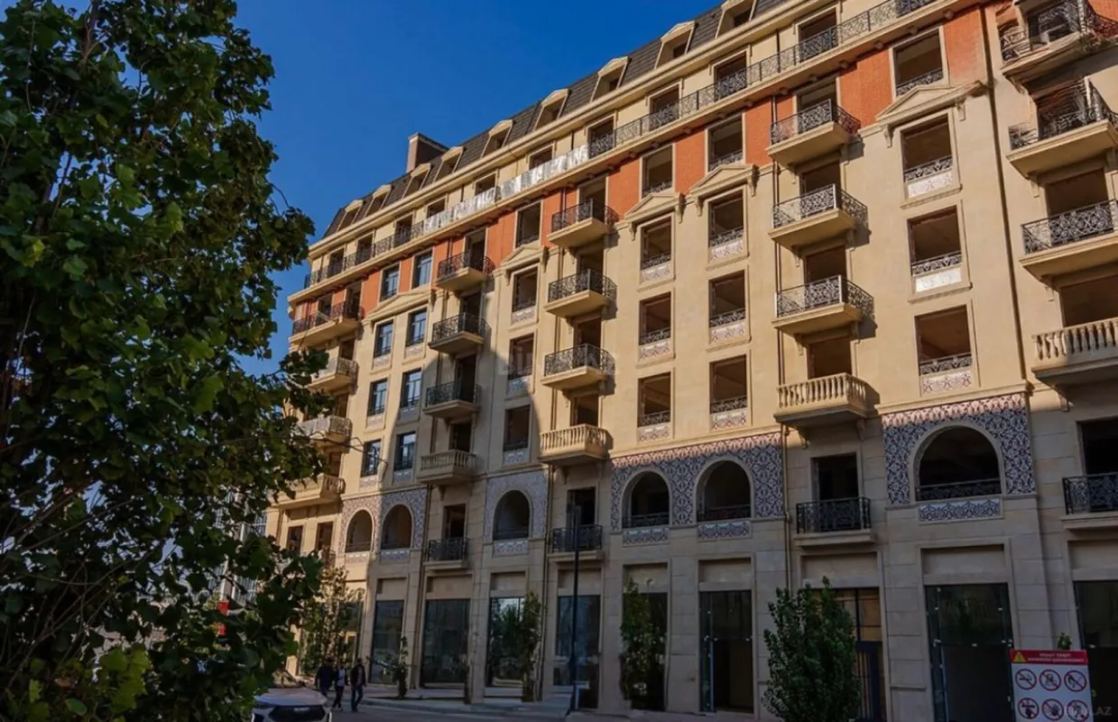 Satılır 3 otaqlı mənzil 129 m²