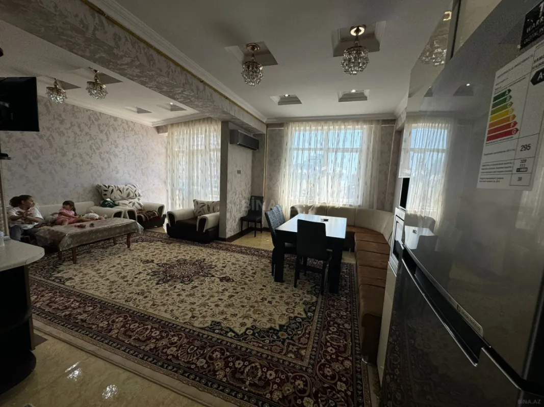 Kirayə verilir 3 otaqlı mənzil 150 m²