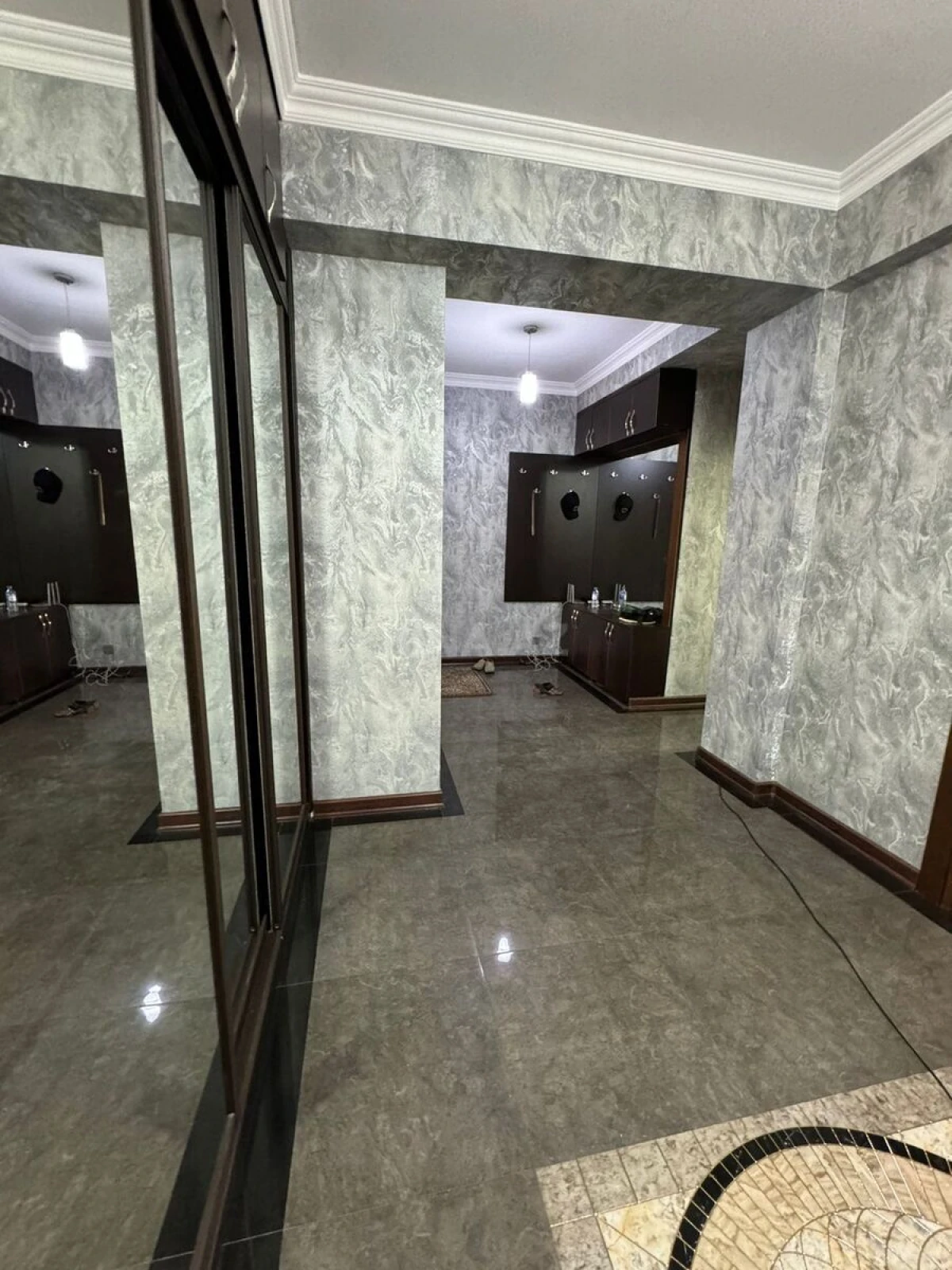Kirayə verilir 3 otaqlı mənzil 150 m²