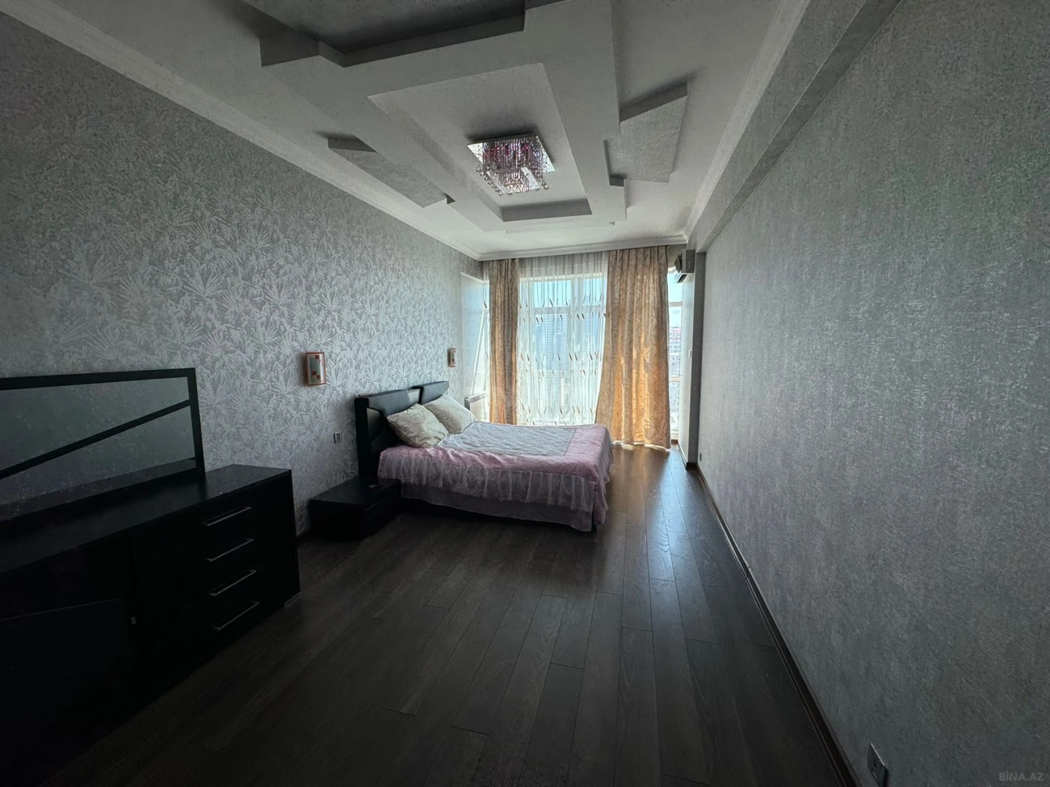 Kirayə verilir 3 otaqlı mənzil 150 m²