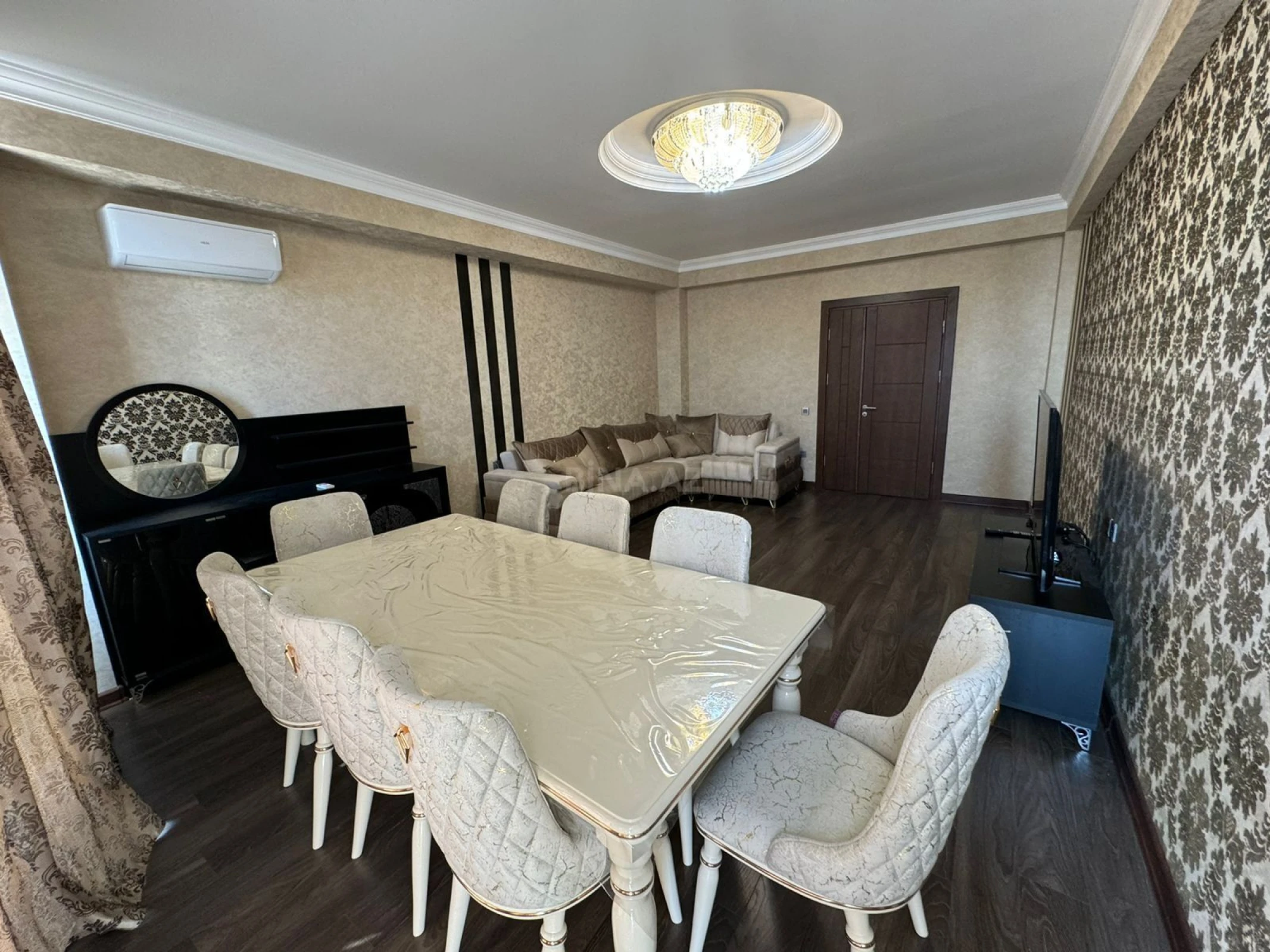 Kirayə verilir 3 otaqlı mənzil 150 m²