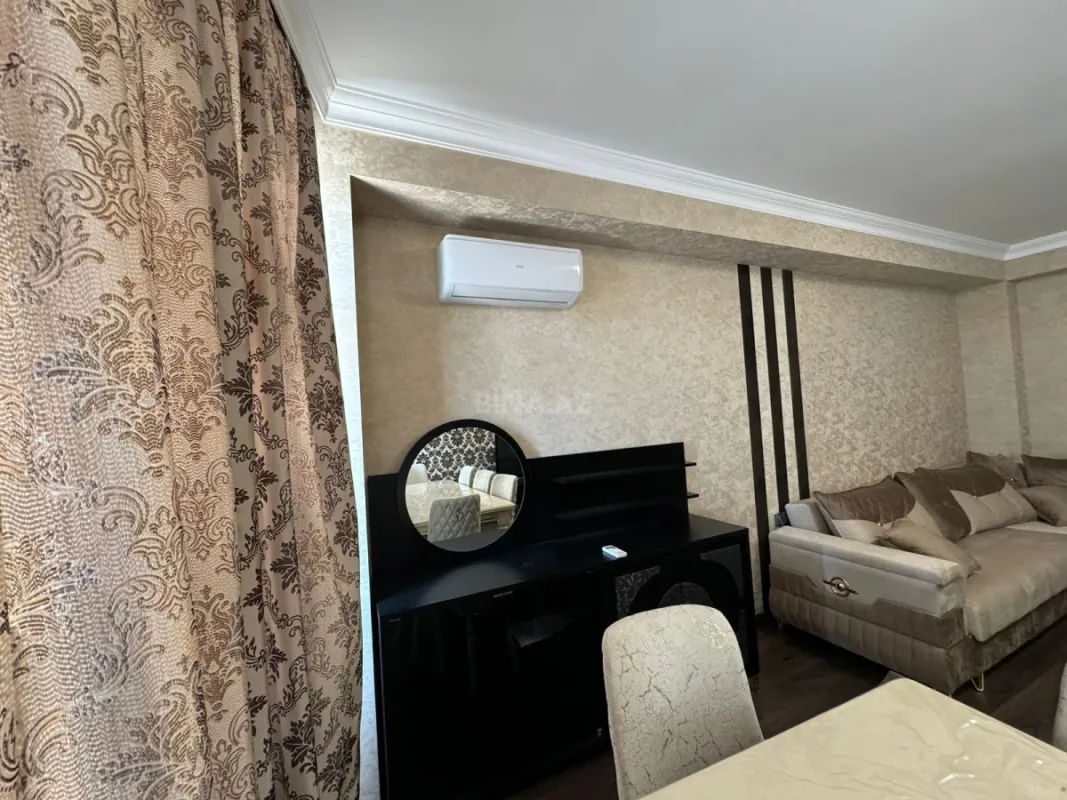 Kirayə verilir 3 otaqlı mənzil 150 m²