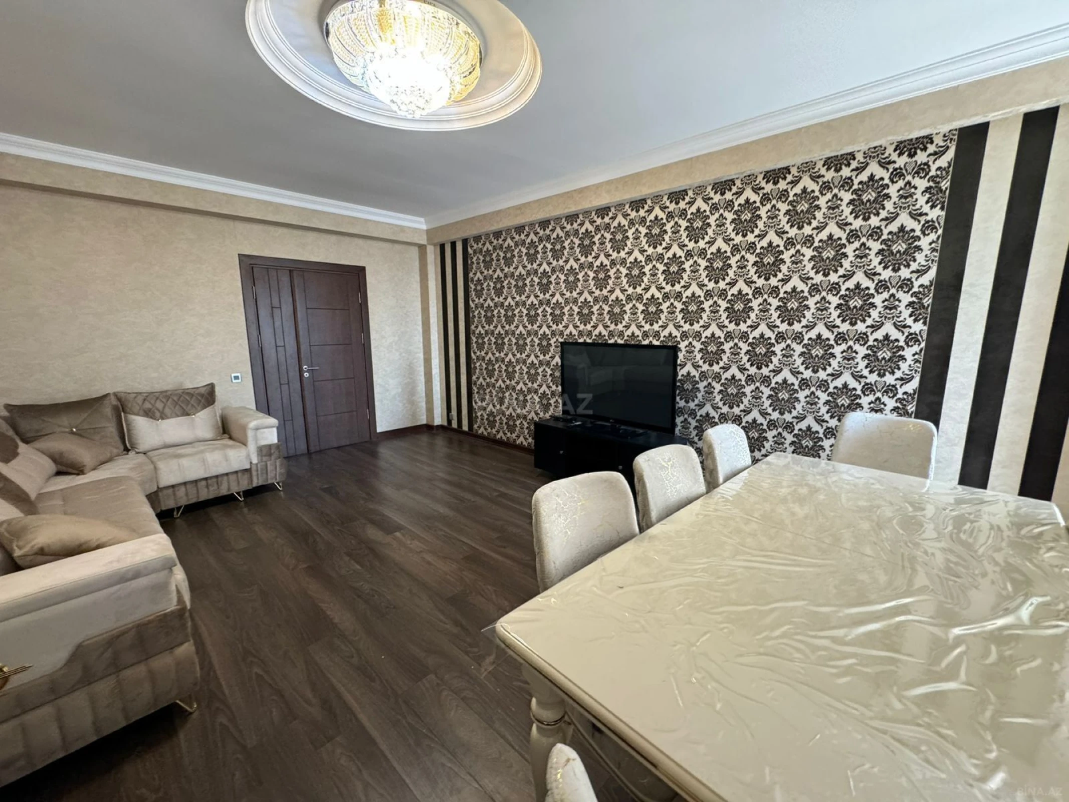 Kirayə verilir 3 otaqlı mənzil 150 m²