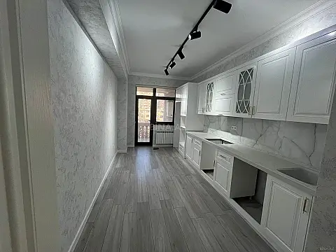 Kirayə verilir 3 otaqlı mənzil 140 m²