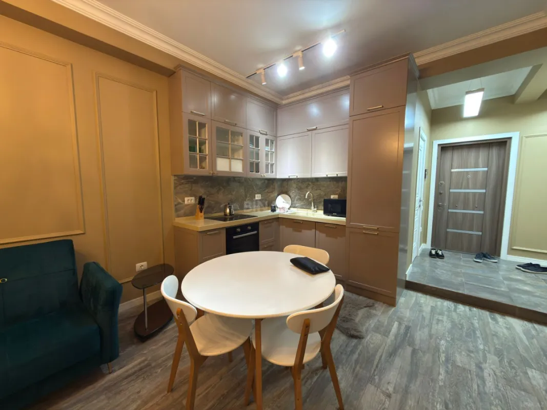 Kirayə verilir 2 otaqlı mənzil 65 m²