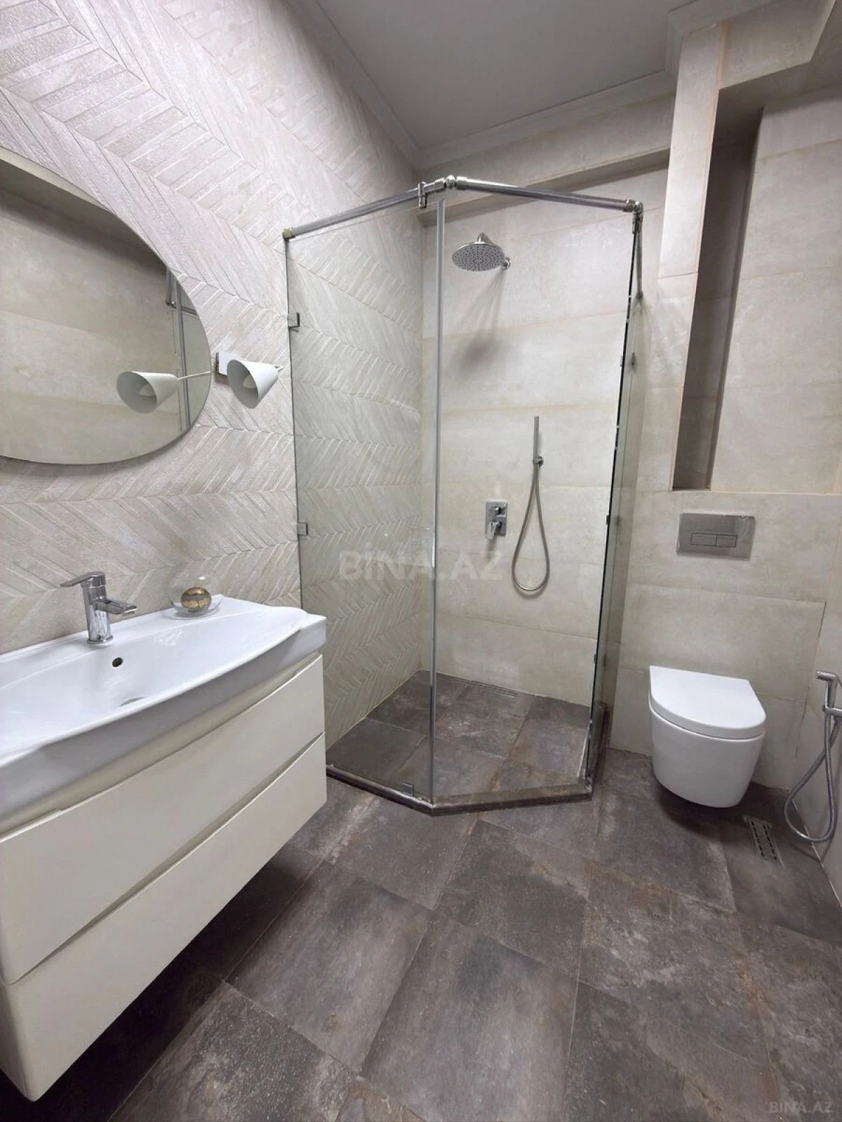 Kirayə verilir 2 otaqlı mənzil 65 m²