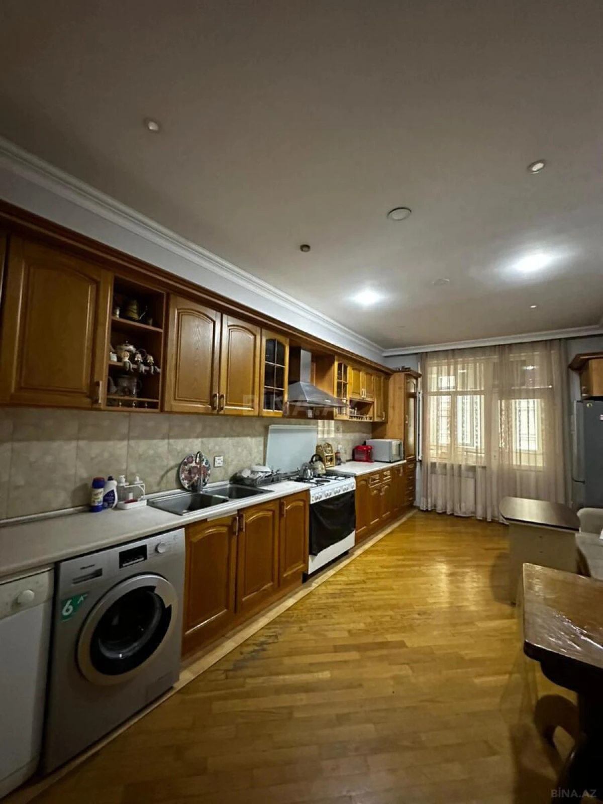 Satılır 3 otaqlı mənzil 157 m²