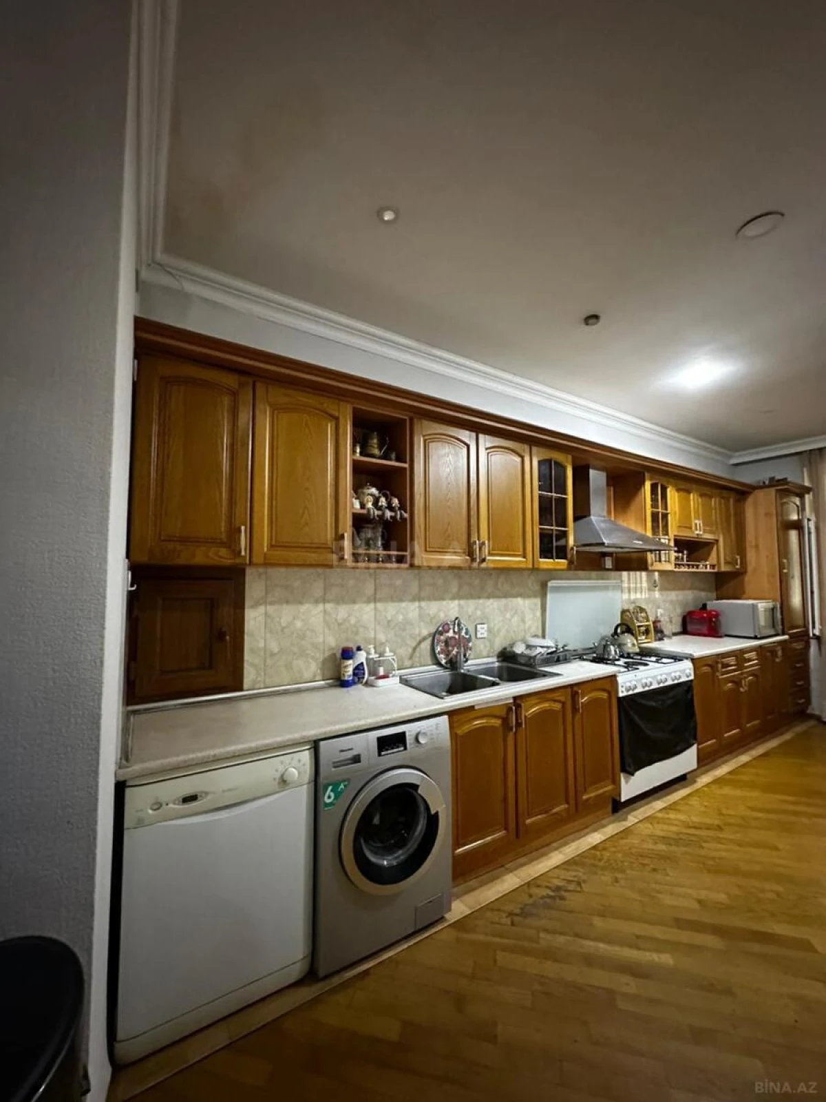 Satılır 3 otaqlı mənzil 157 m²
