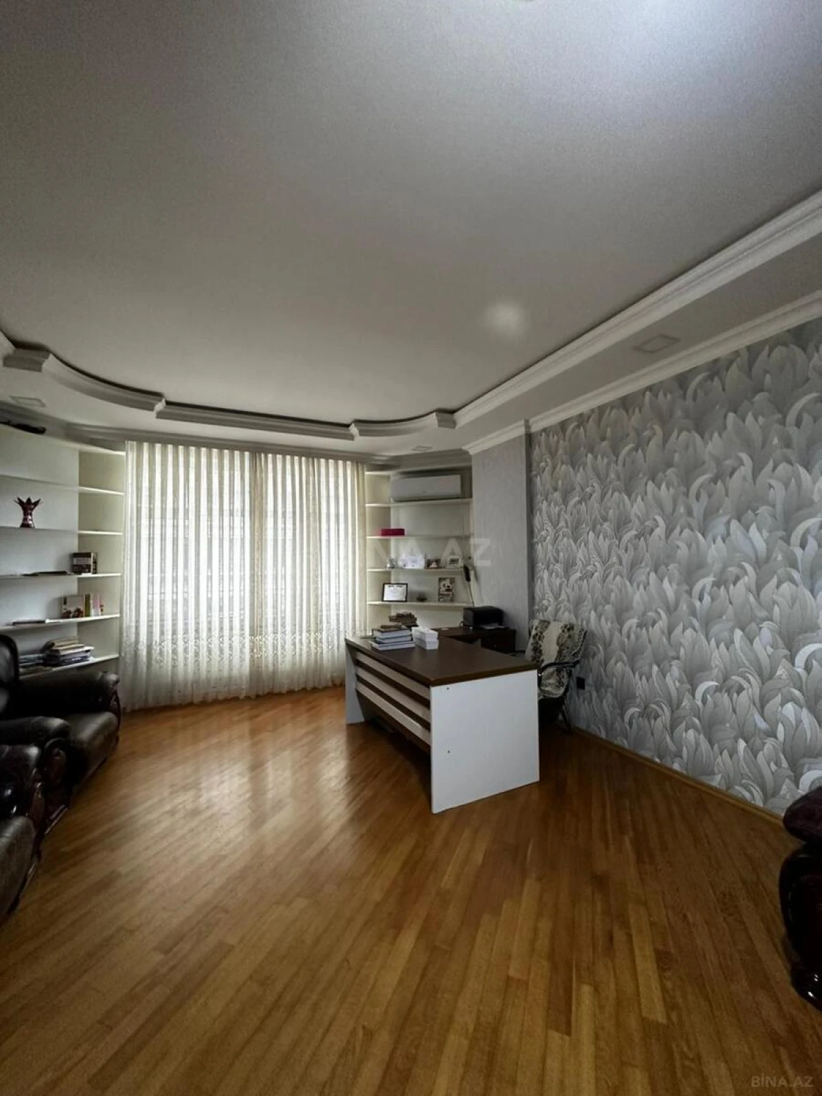 Satılır 3 otaqlı mənzil 157 m²