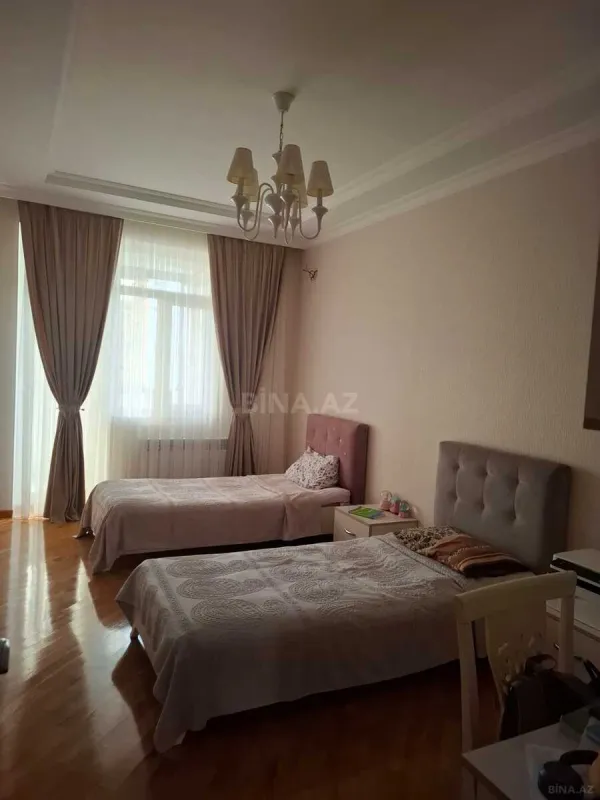 Satılır 3 otaqlı mənzil 129 m²
