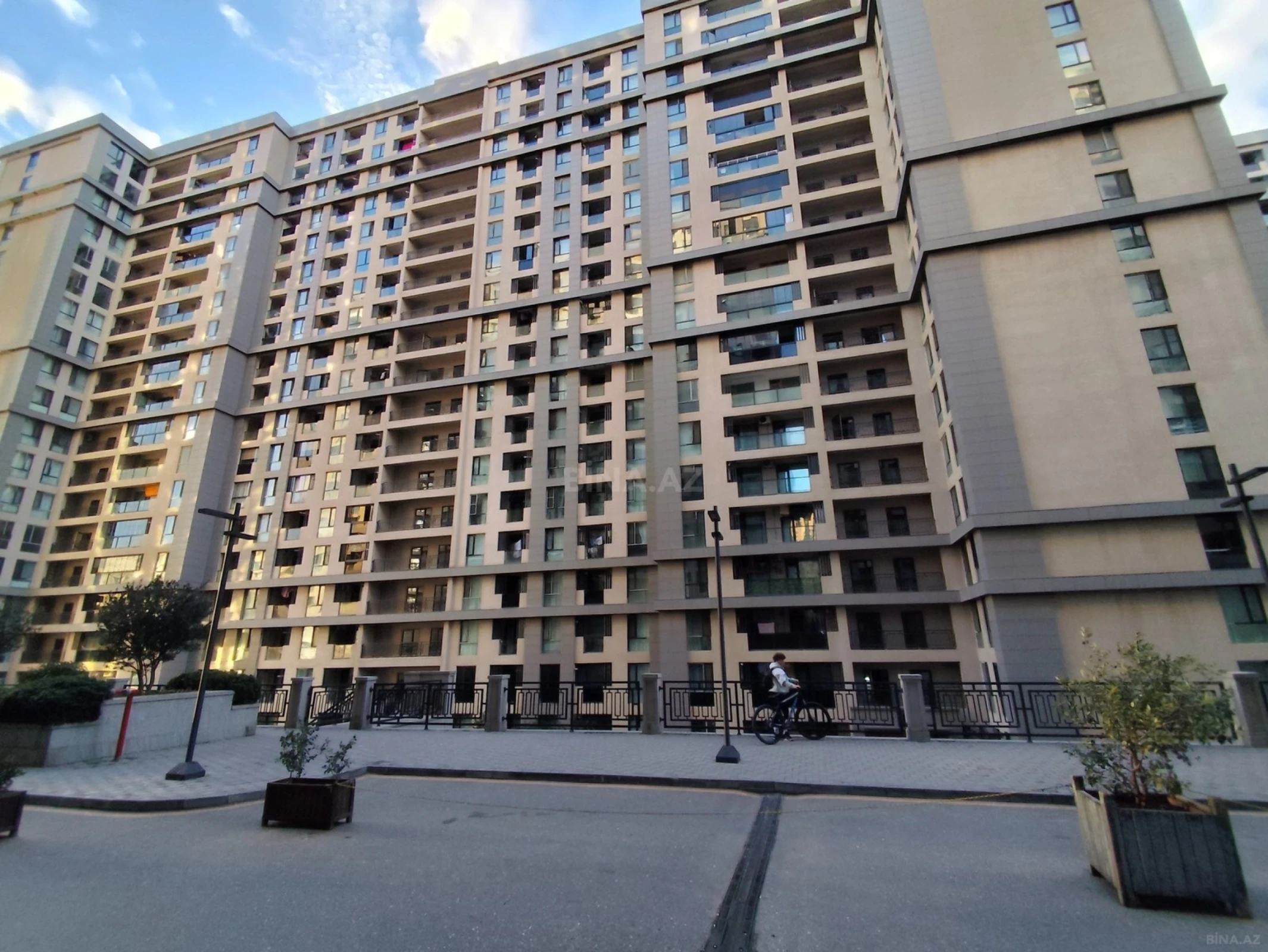 Satılır 3 otaqlı mənzil 90 m²