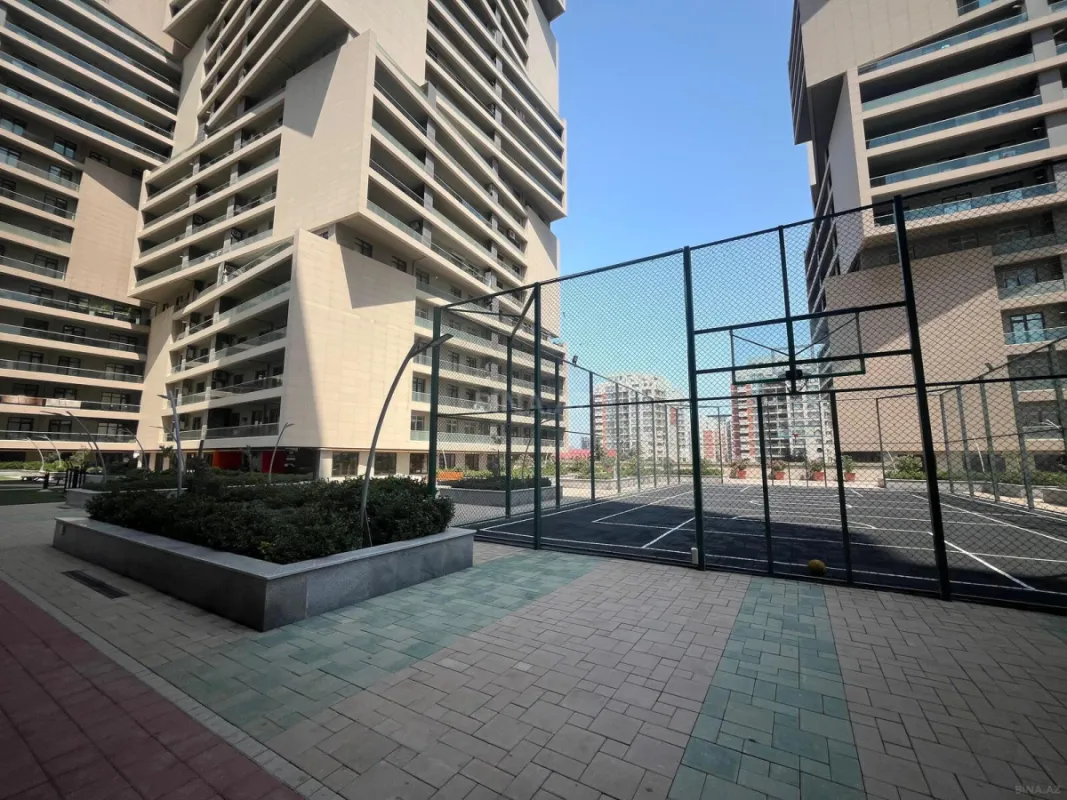Kirayə verilir 4 otaqlı mənzil 180 m²