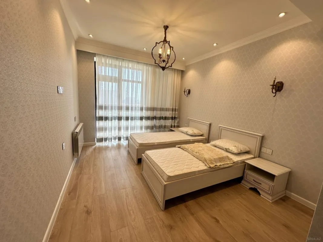 Kirayə verilir 4 otaqlı mənzil 180 m²