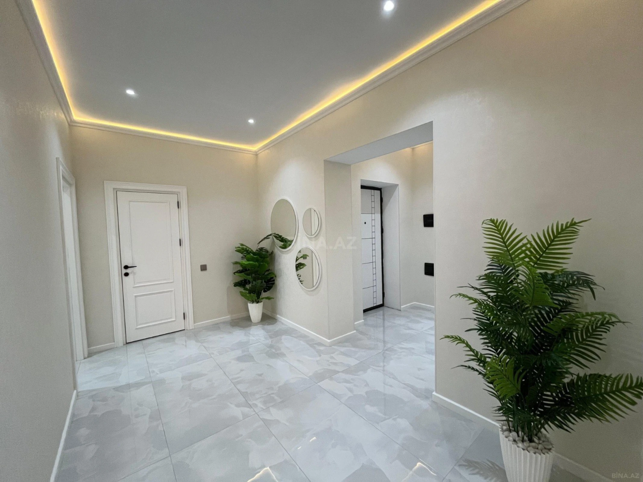 Kirayə verilir 4 otaqlı mənzil 180 m²