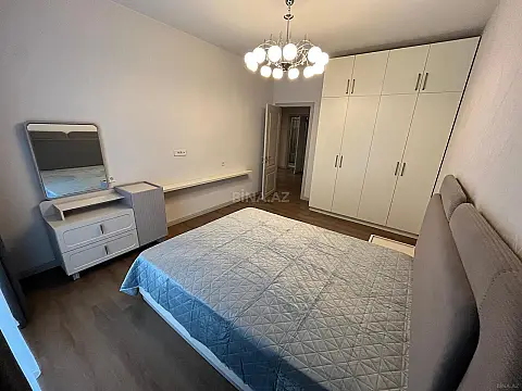 Kirayə verilir 4 otaqlı mənzil 180 m²