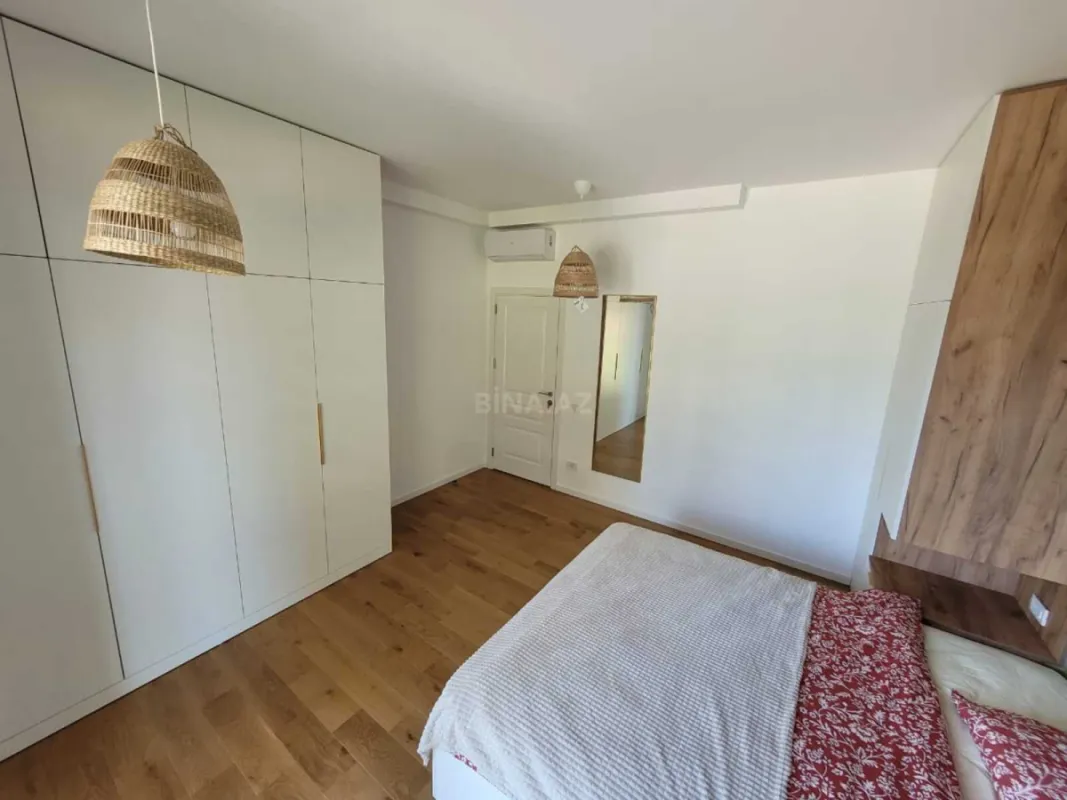 Kirayə verilir 4 otaqlı mənzil 180 m²