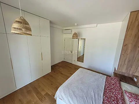 Kirayə verilir 4 otaqlı mənzil 180 m²