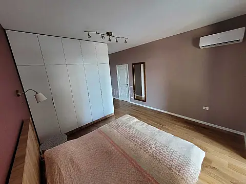 Kirayə verilir 4 otaqlı mənzil 180 m²
