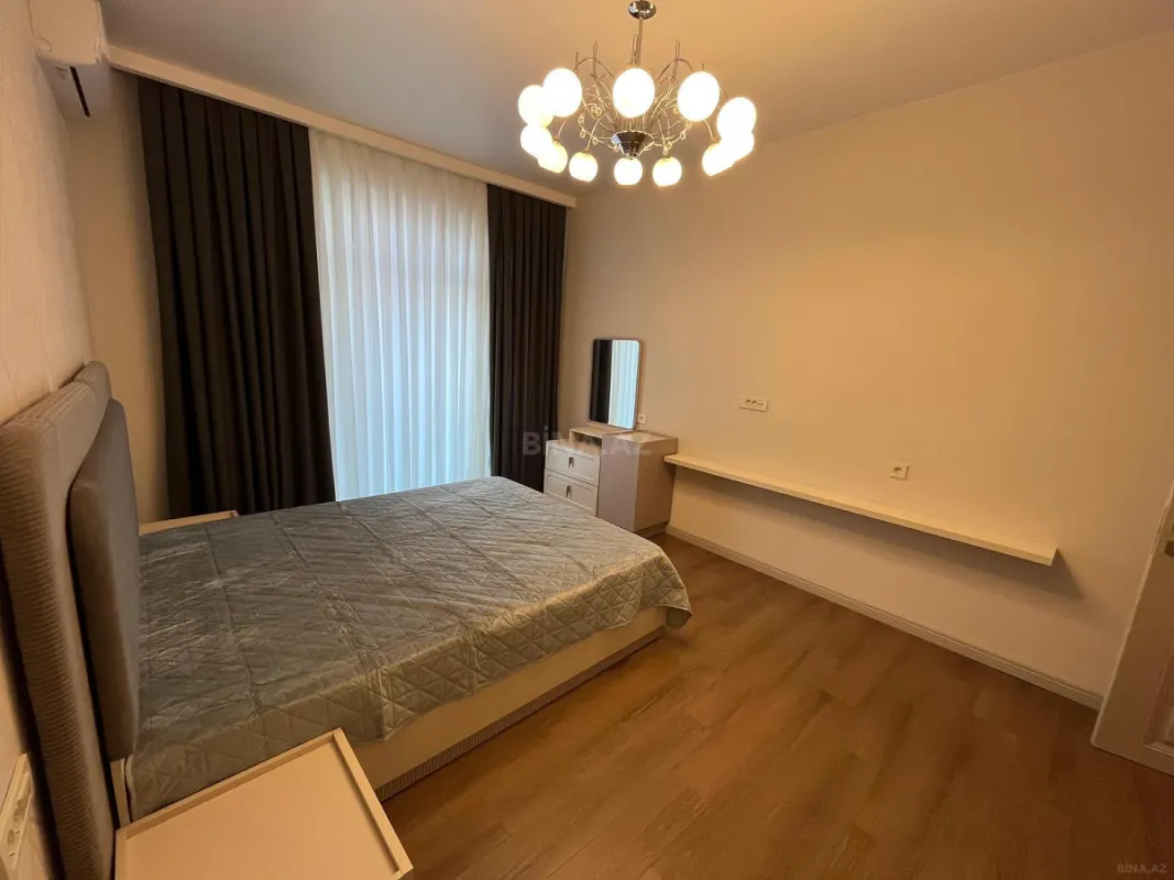 Kirayə verilir 4 otaqlı mənzil 180 m²