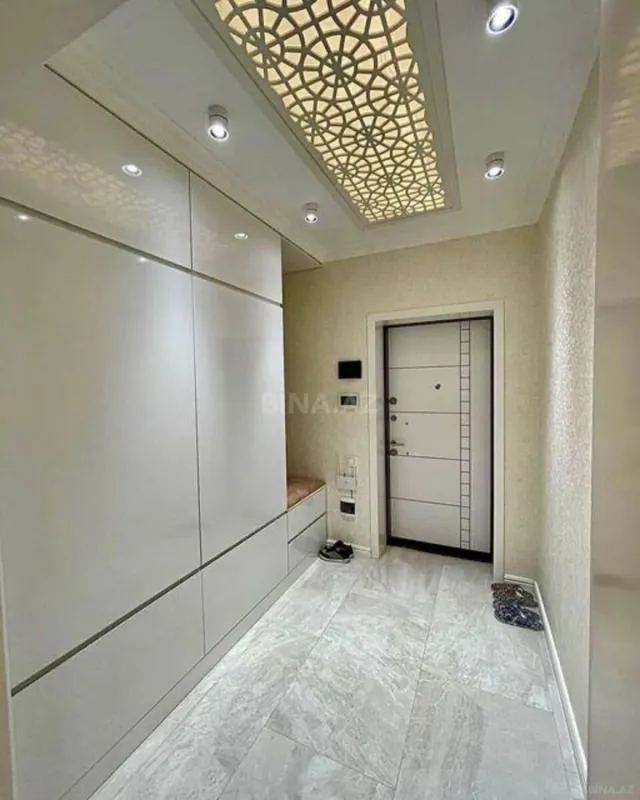 Kirayə verilir 4 otaqlı mənzil 180 m²
