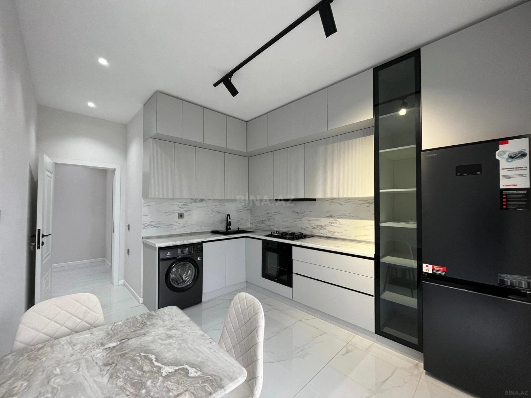 Kirayə verilir 4 otaqlı mənzil 180 m²