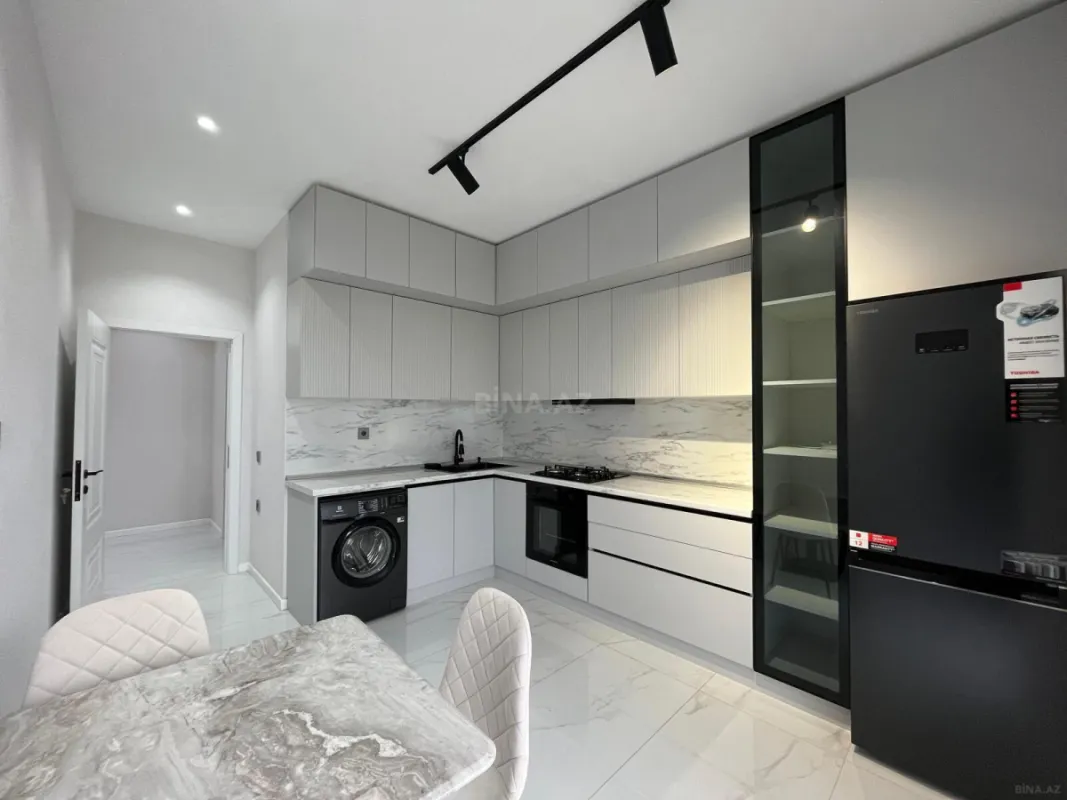 Kirayə verilir 4 otaqlı mənzil 180 m²