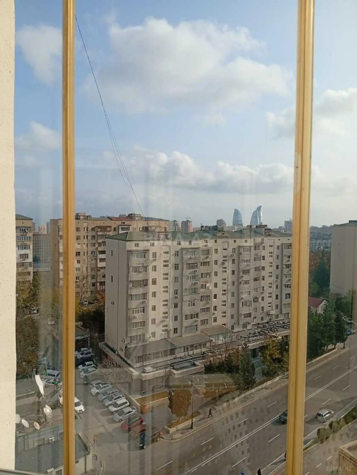 Satılır 3 otaqlı mənzil 130 m²