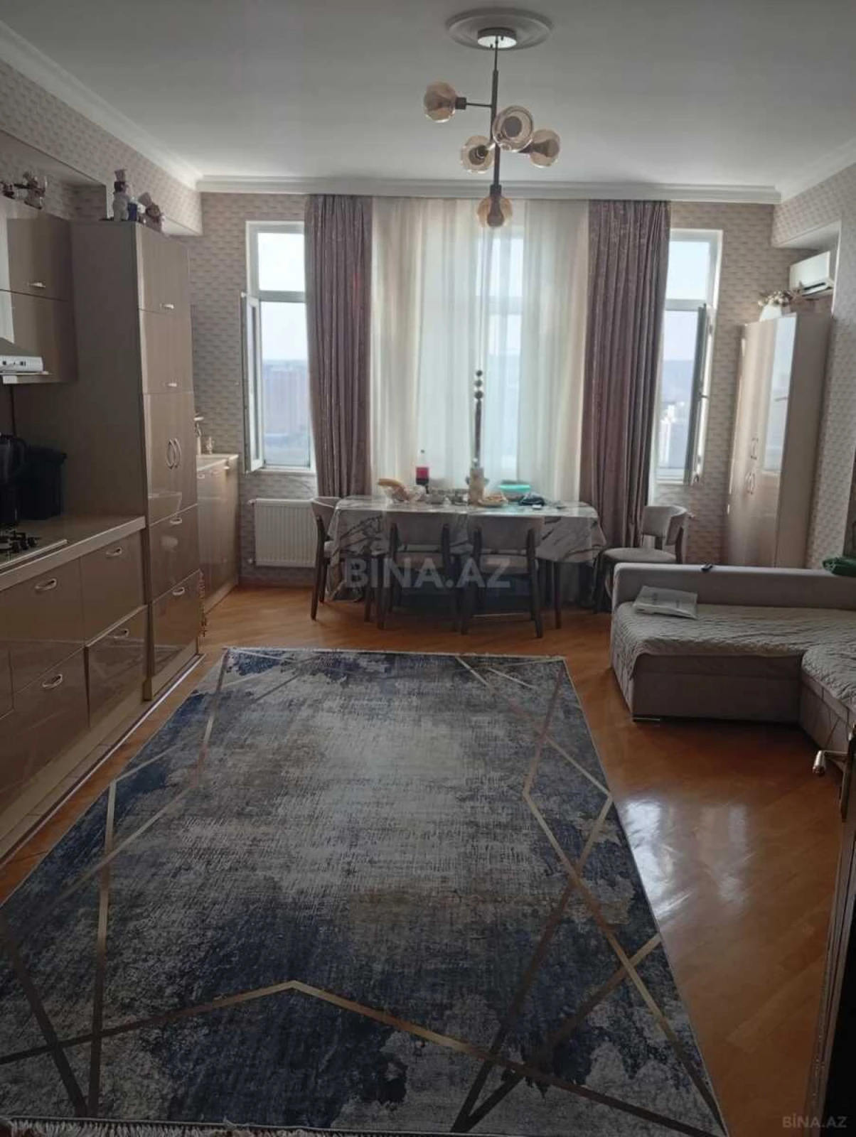 Satılır 3 otaqlı mənzil 130 m²