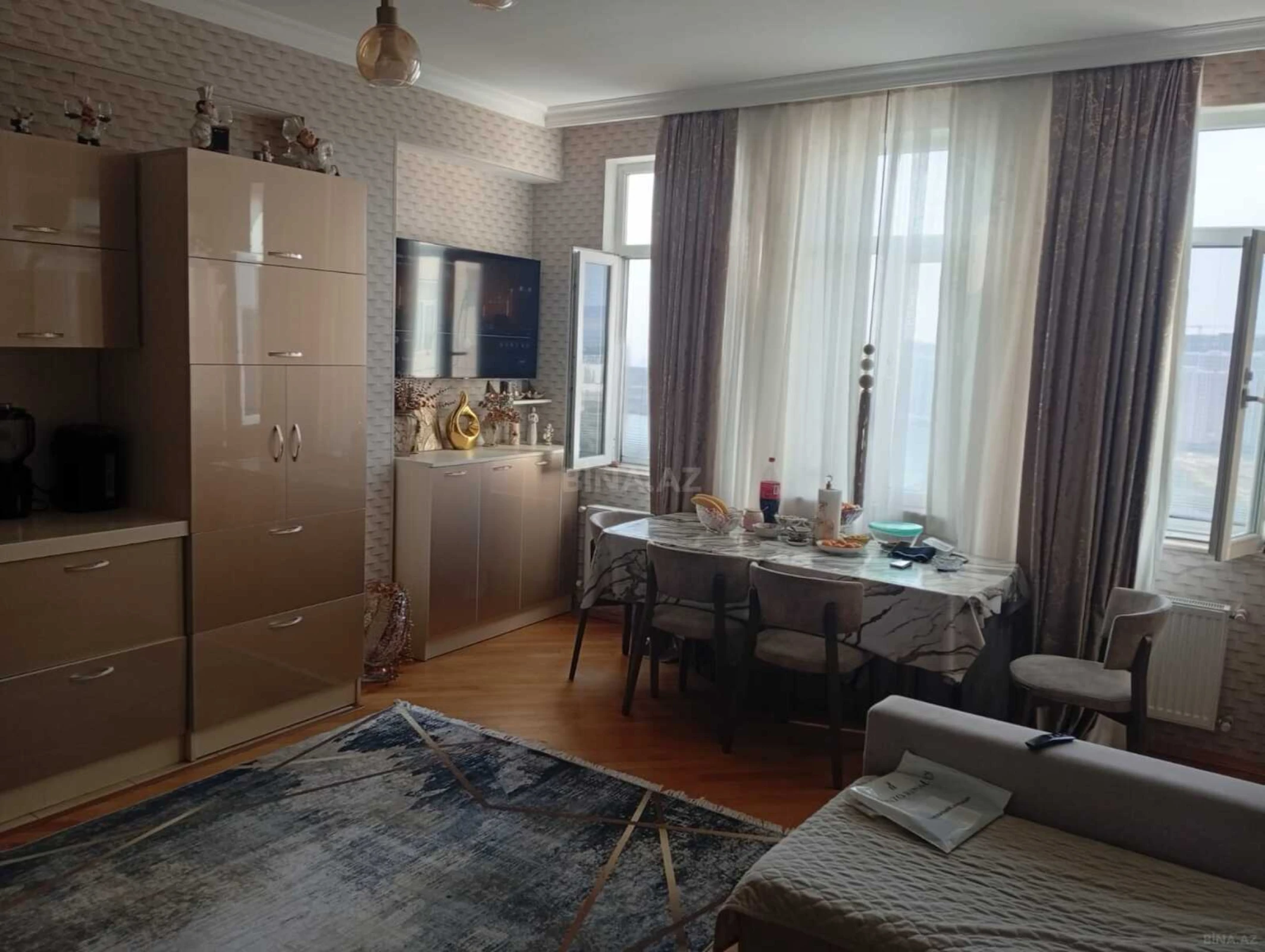 Satılır 3 otaqlı mənzil 130 m²