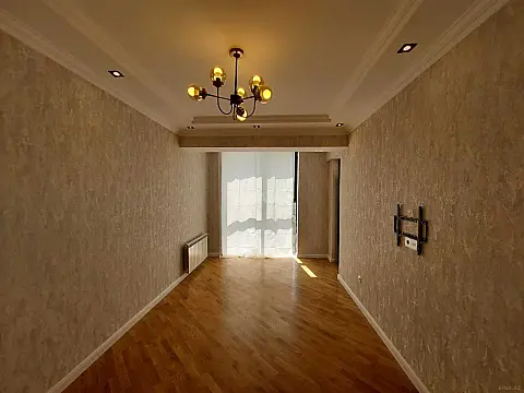 Kirayə verilir 2 otaqlı mənzil 76 m²