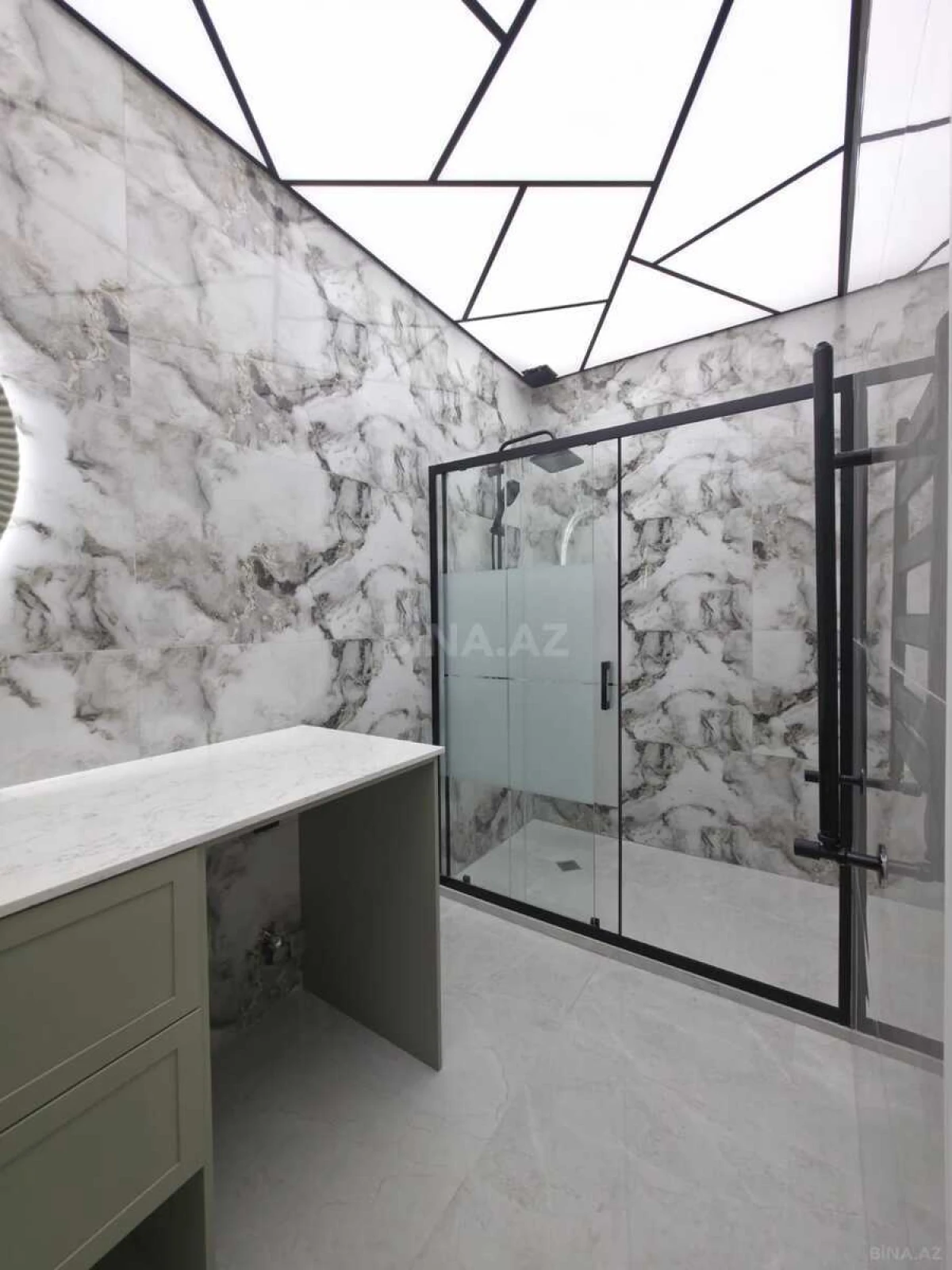 Satılır 3 otaqlı mənzil 107 m²