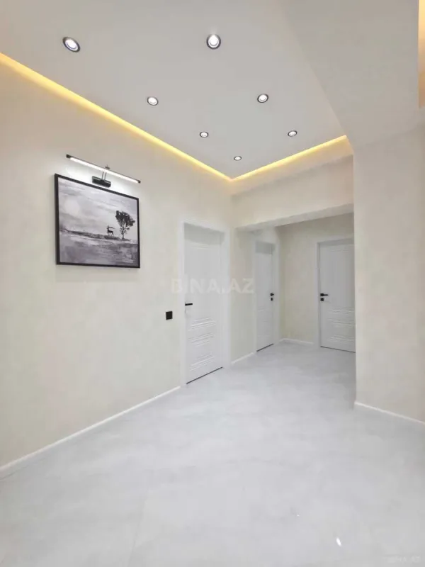 Satılır 3 otaqlı mənzil 107 m²