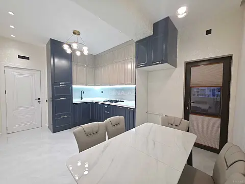 Satılır 3 otaqlı mənzil 107 m²