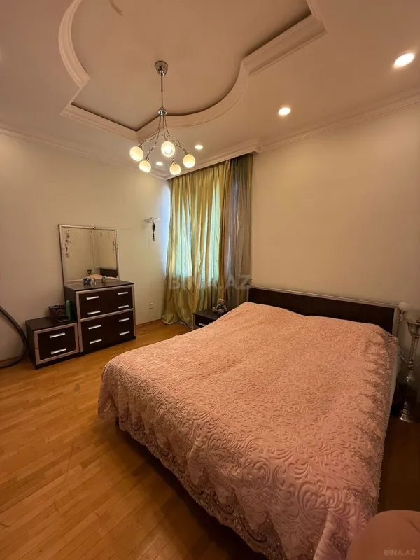 Satılır 3 otaqlı mənzil 150 m²