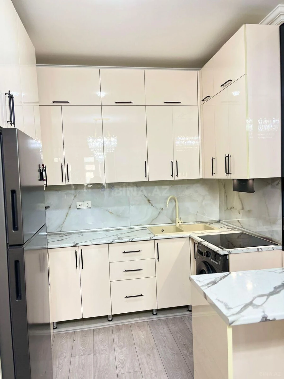 Satılır 3 otaqlı mənzil 85 m²