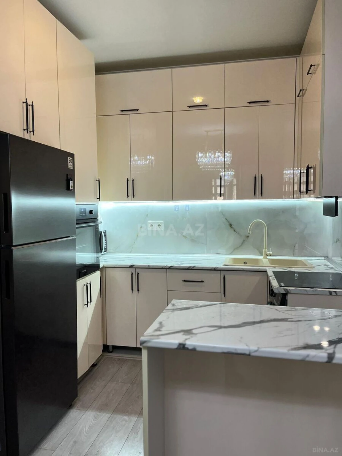 Satılır 3 otaqlı mənzil 85 m²